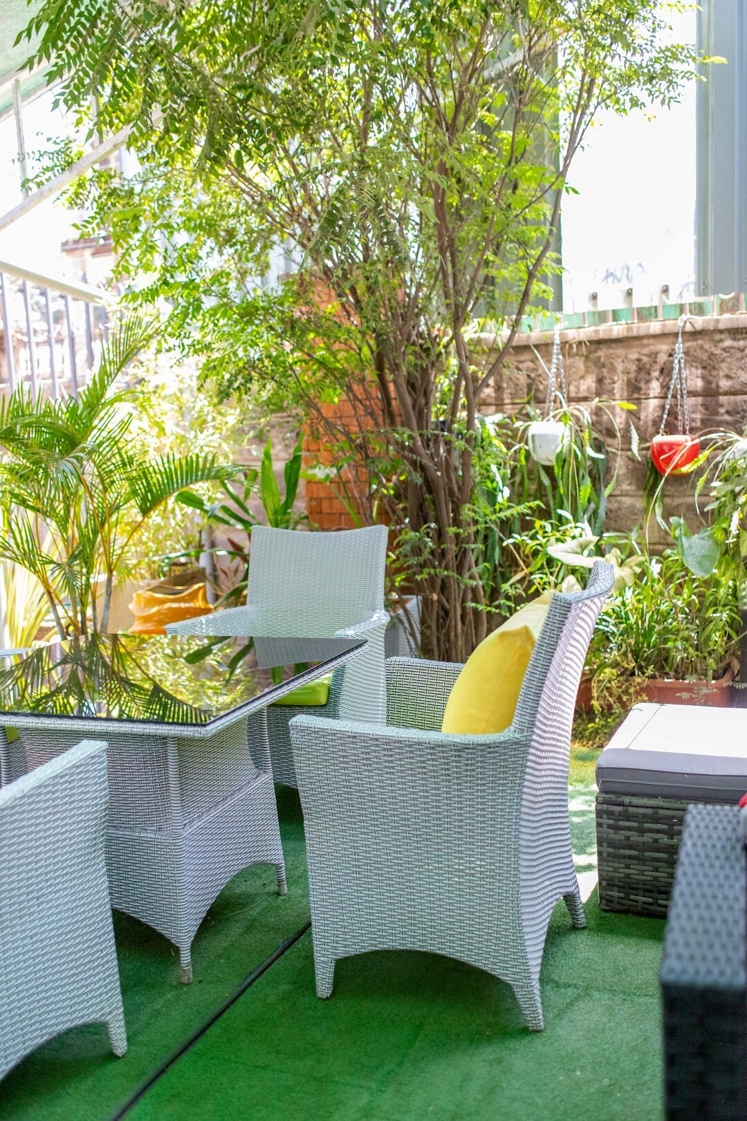 Outdoor Garden Set with 4 Chairs & Dining Table.