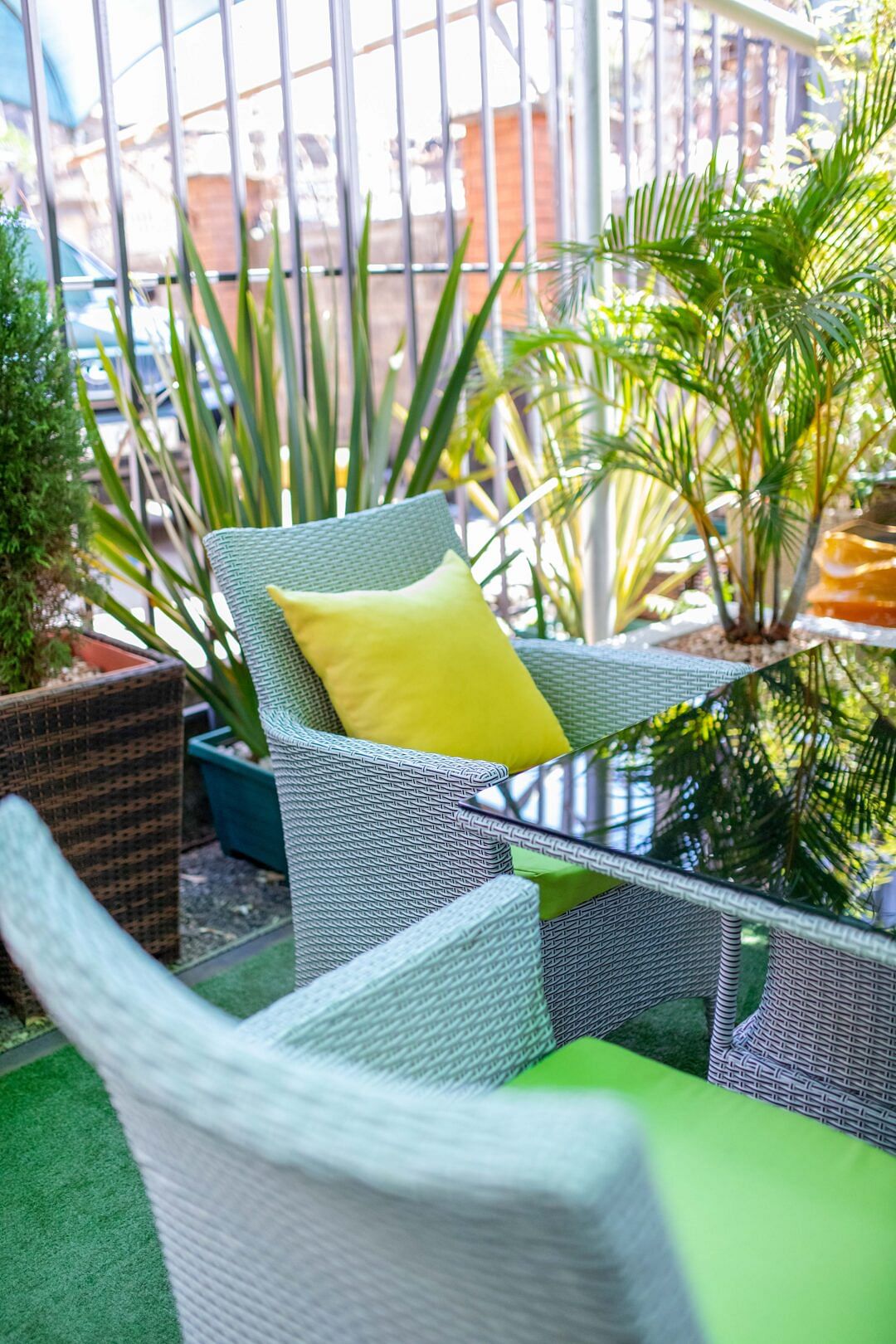 Outdoor Garden Set with 4 Chairs & Dining Table.